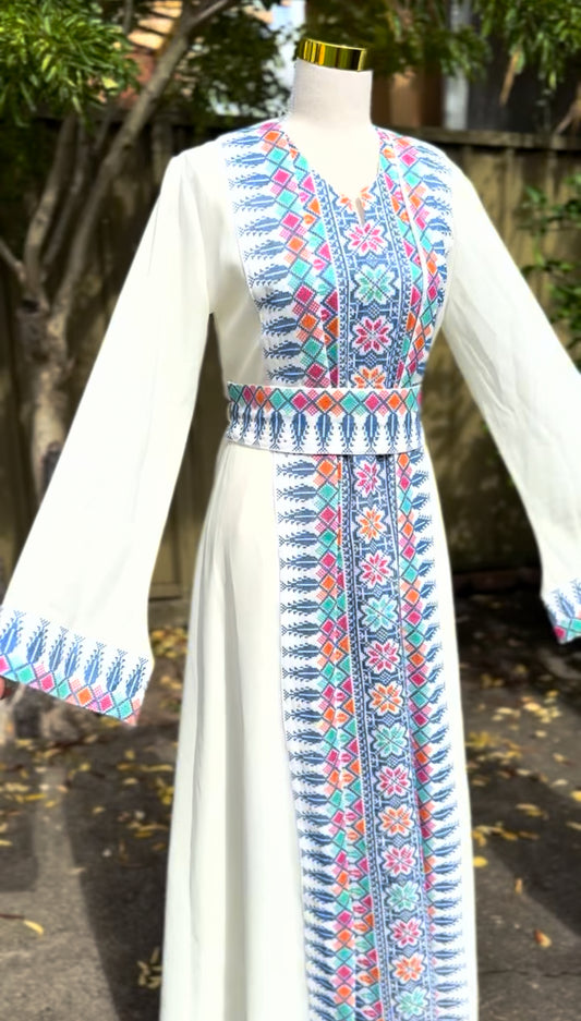 Blue and White Sarwa Thobe