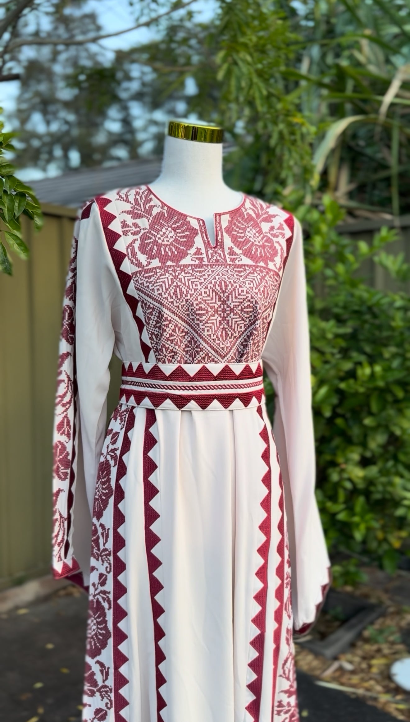 Beige Nazla Thobe