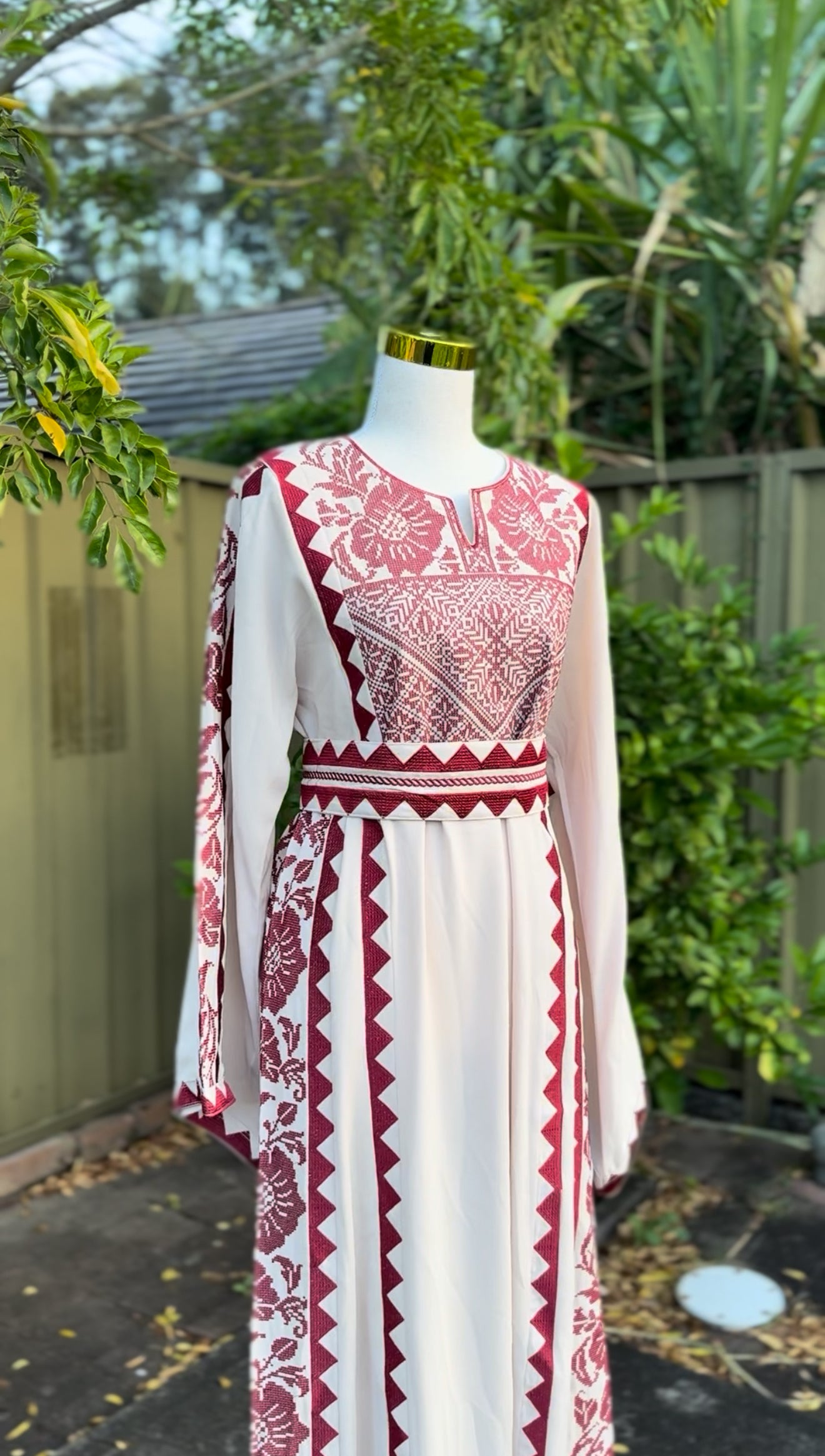 Beige Nazla Thobe