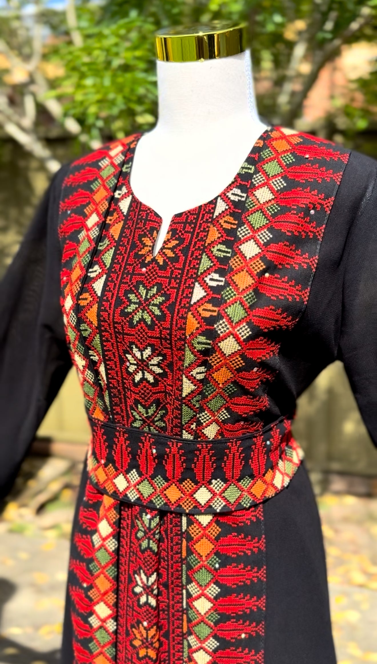 Red and Black Sarwa Thobe