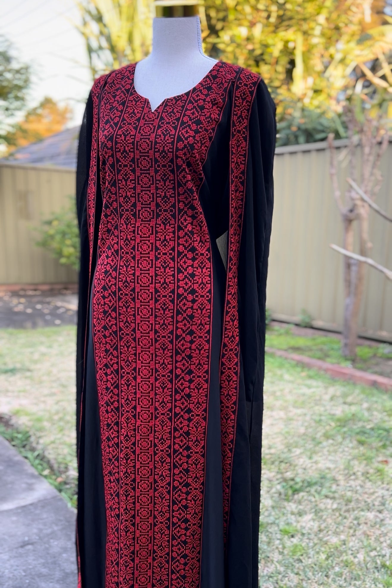 Elegant Thobe with Cape