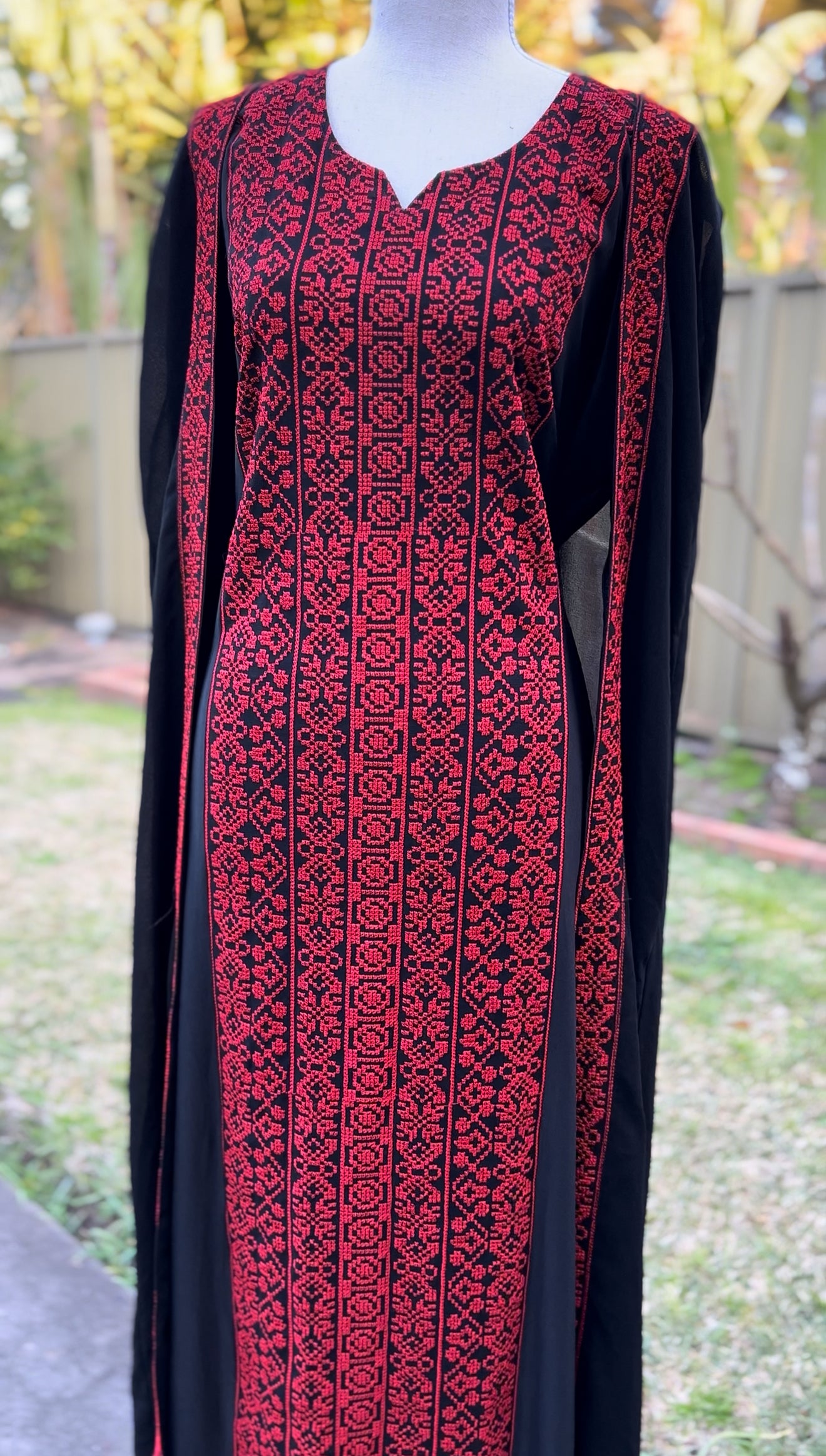 Elegant Thobe with Cape