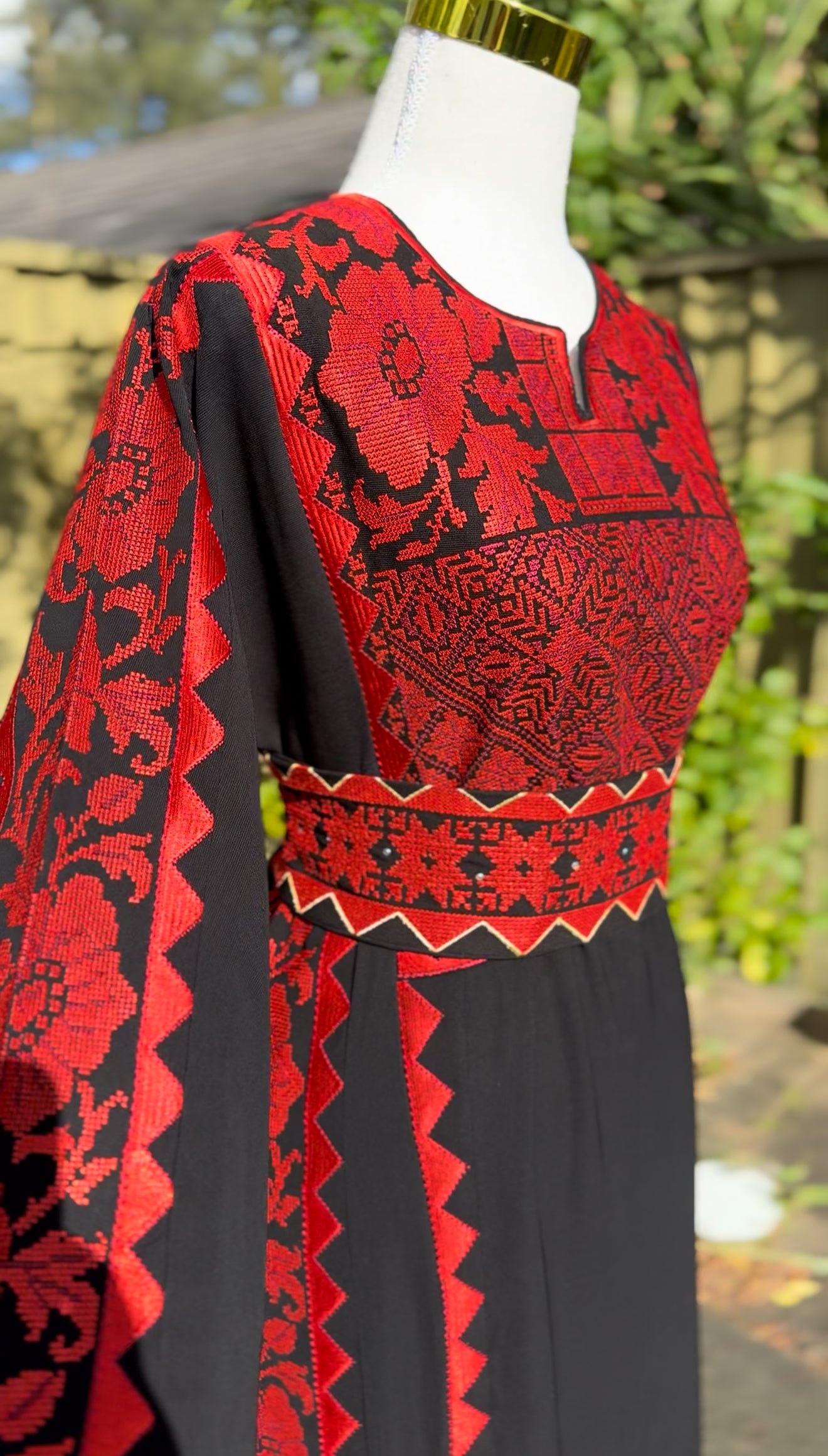 Red Nazla Thobe