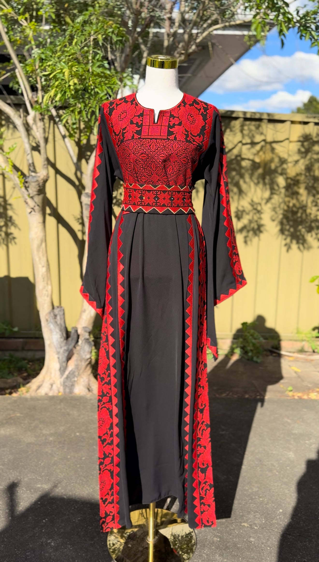 Red Nazla Thobe