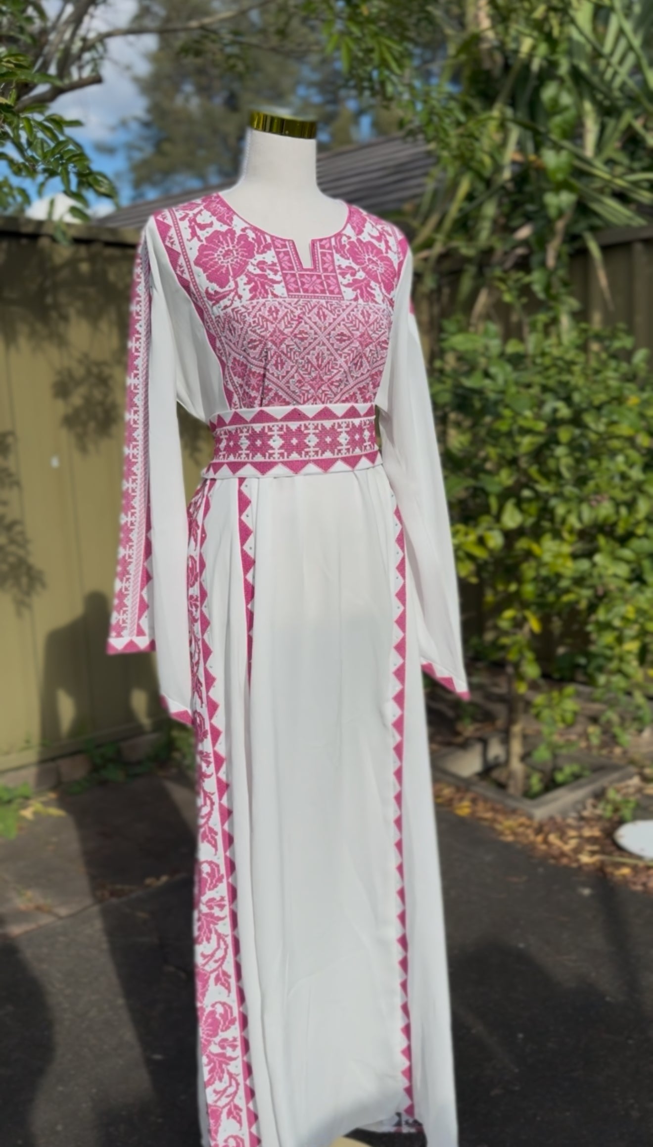 Pink and White Nazla Thobe