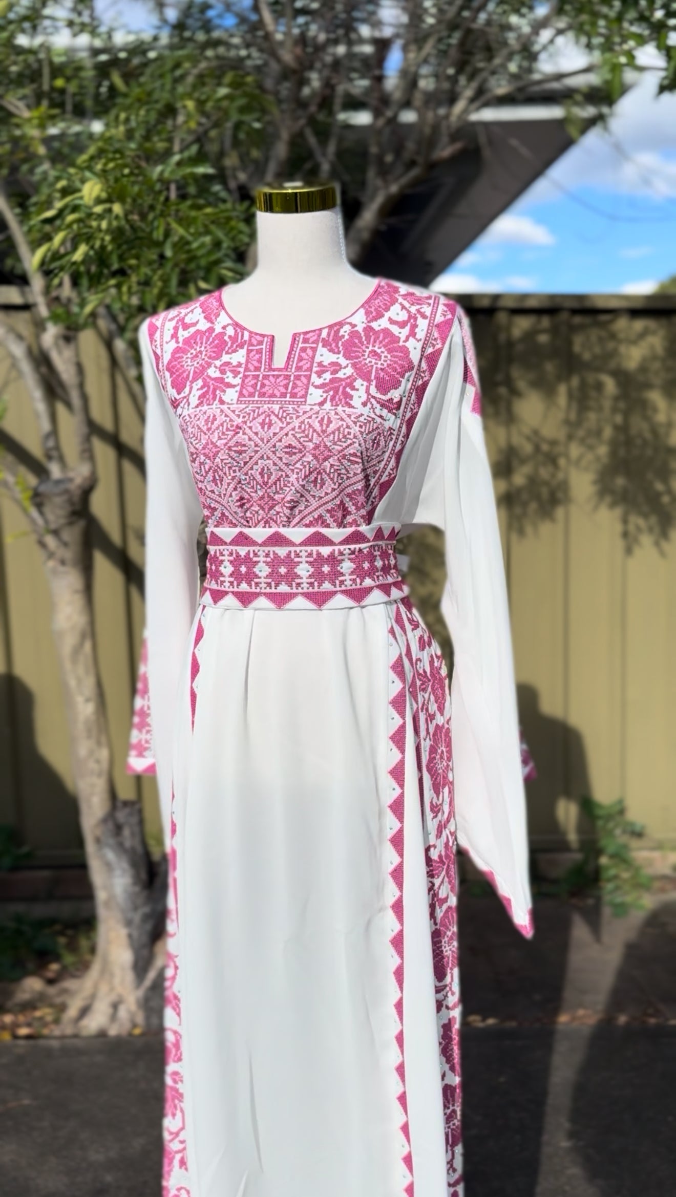Pink and White Nazla Thobe