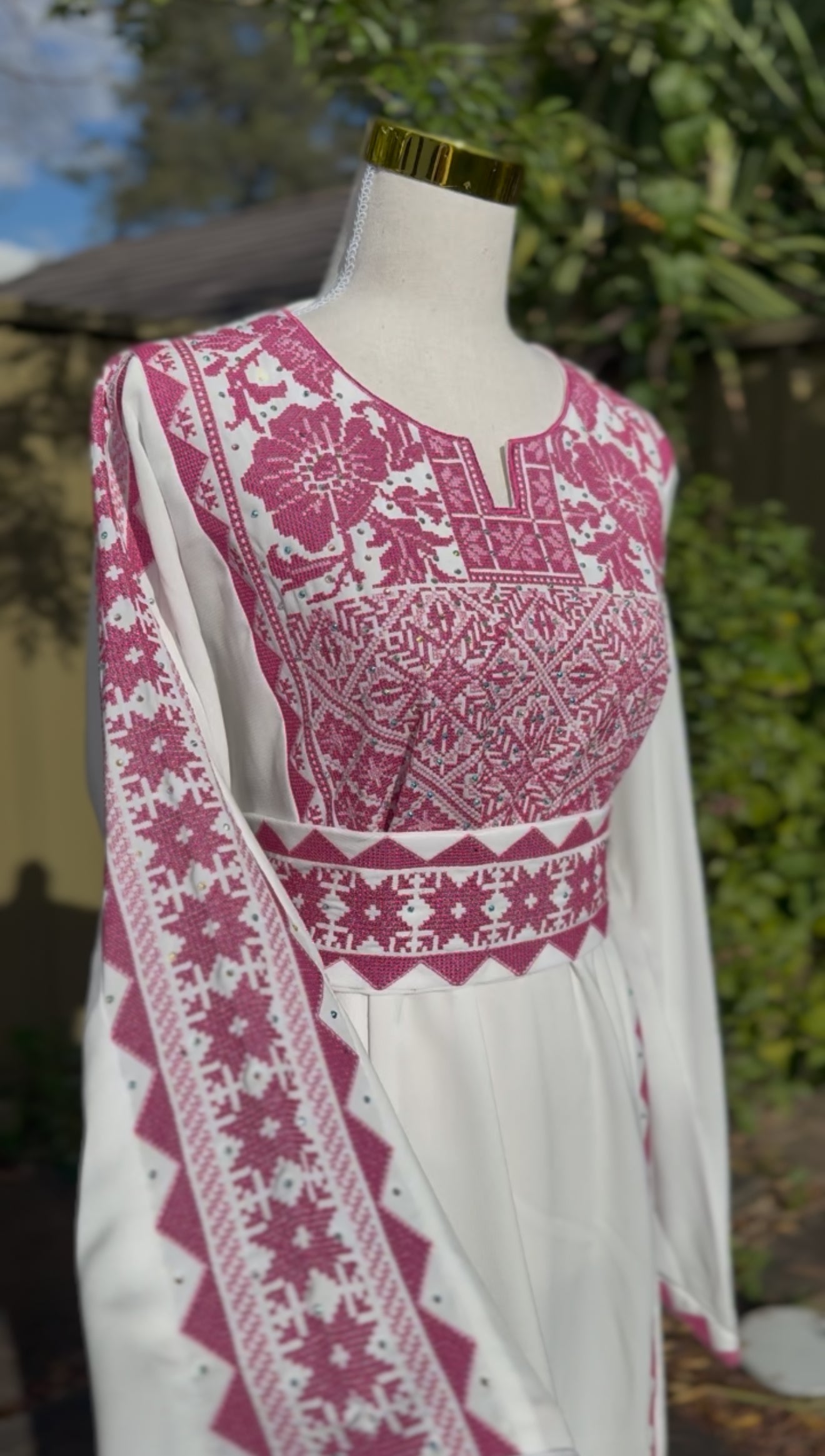 Pink and White Nazla Thobe