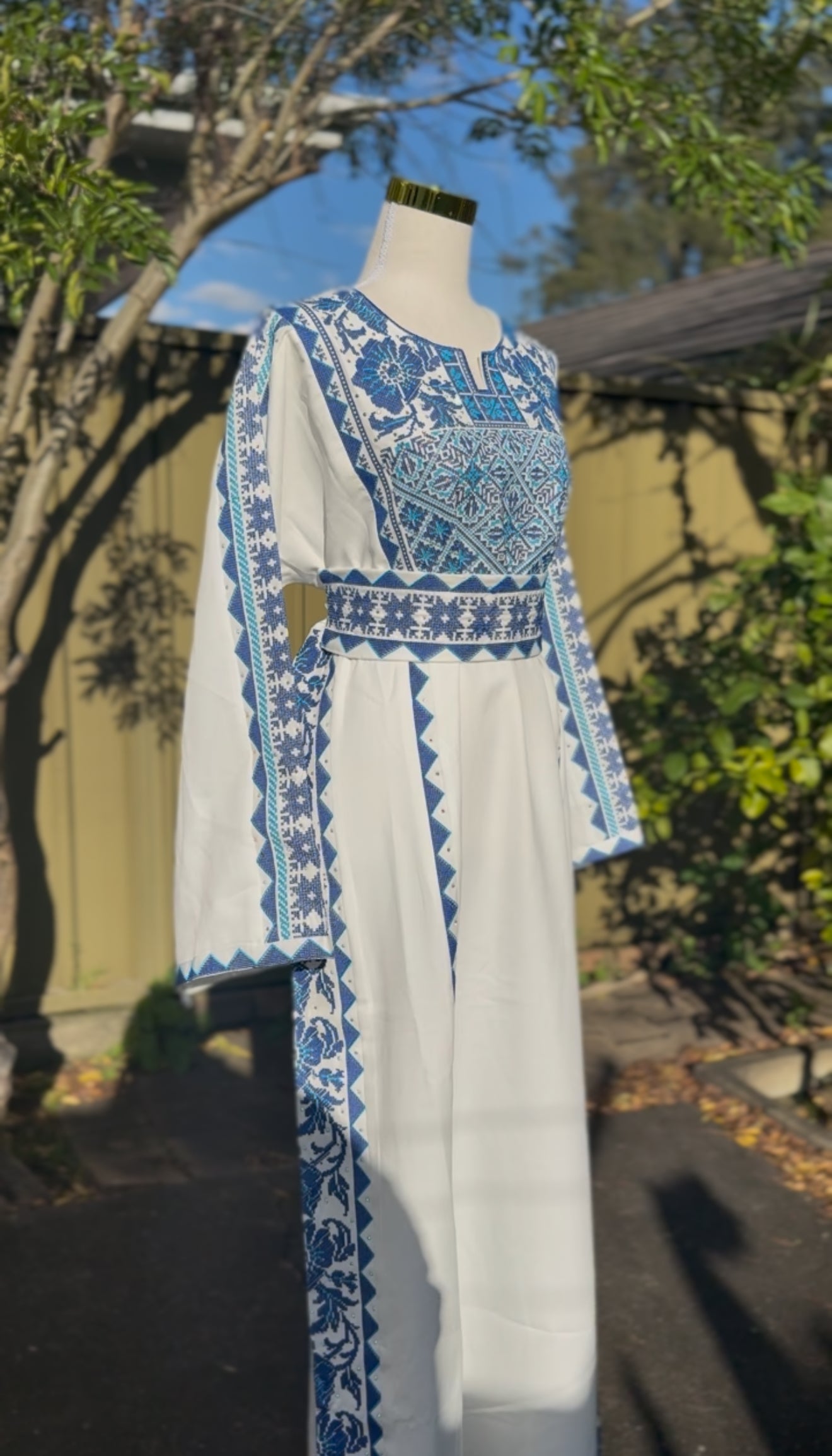 Blue and White Nazla Thobe