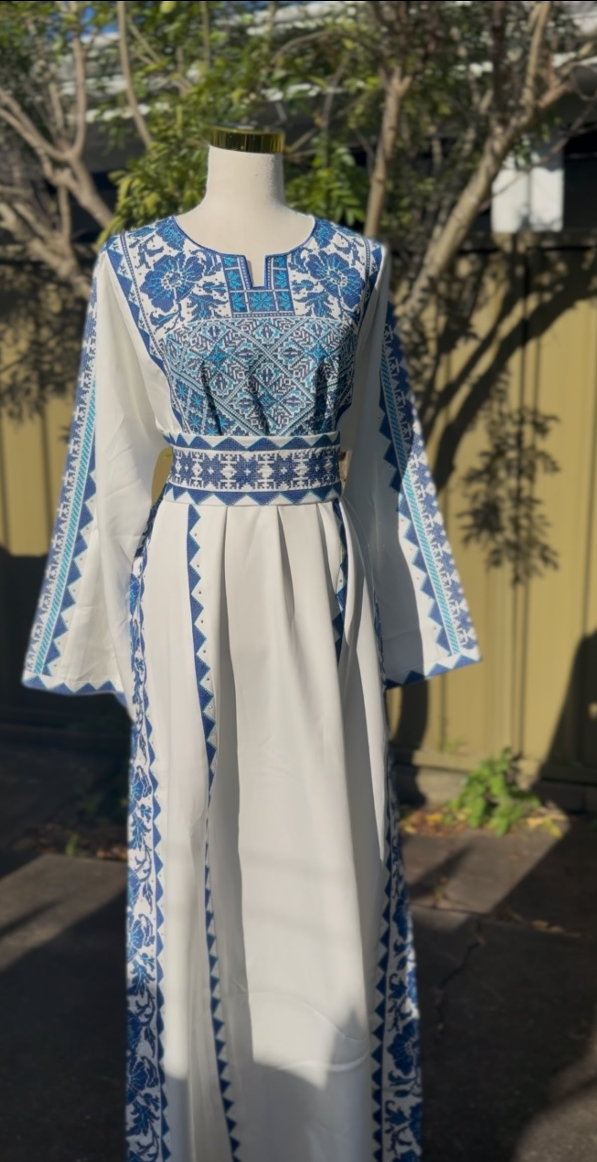 Blue and White Nazla Thobe