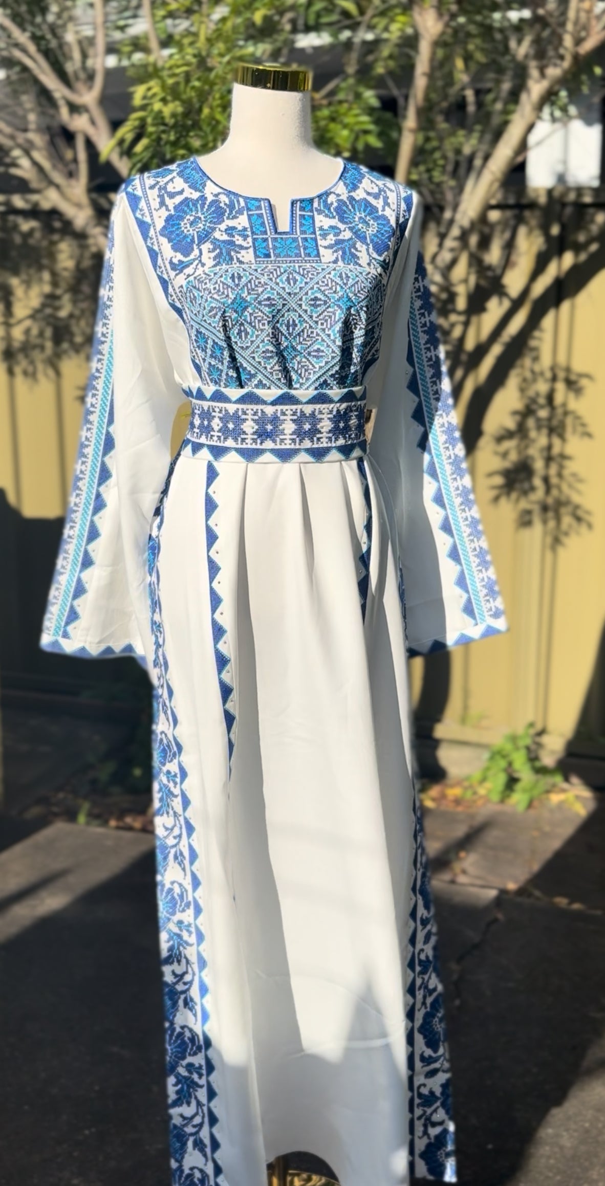 Blue and White Nazla Thobe