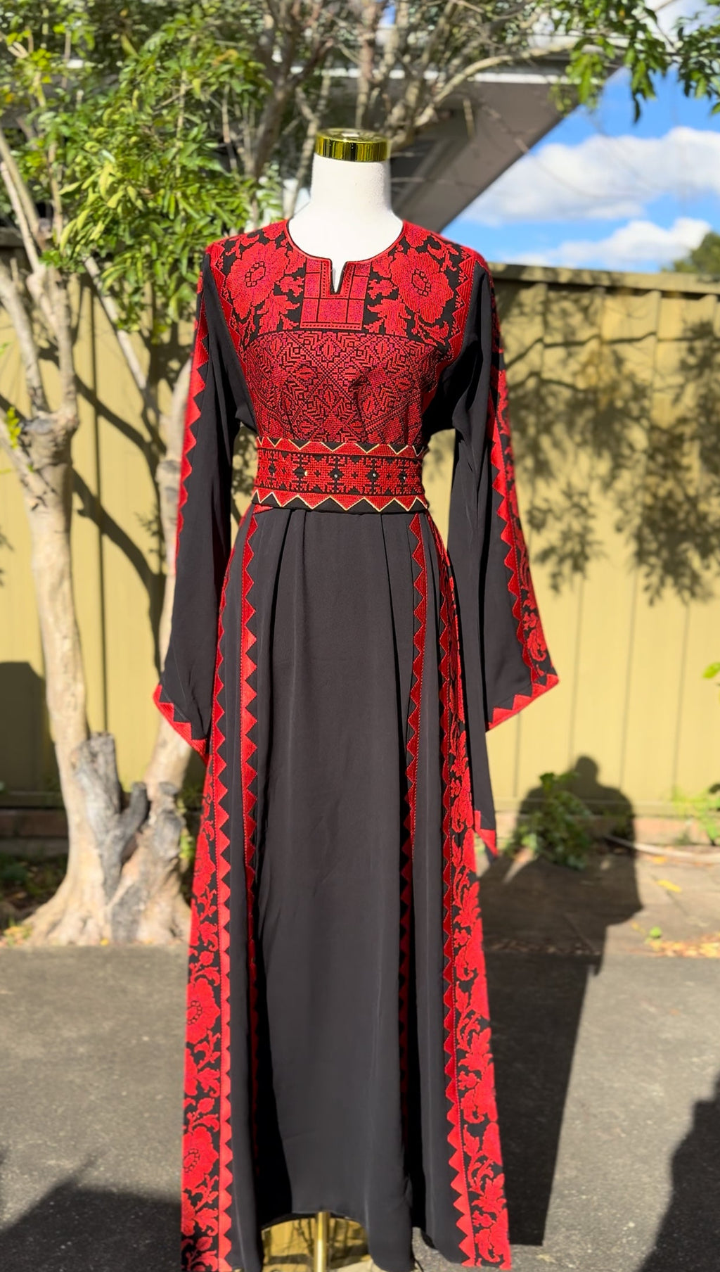 Red Nazla Thobe