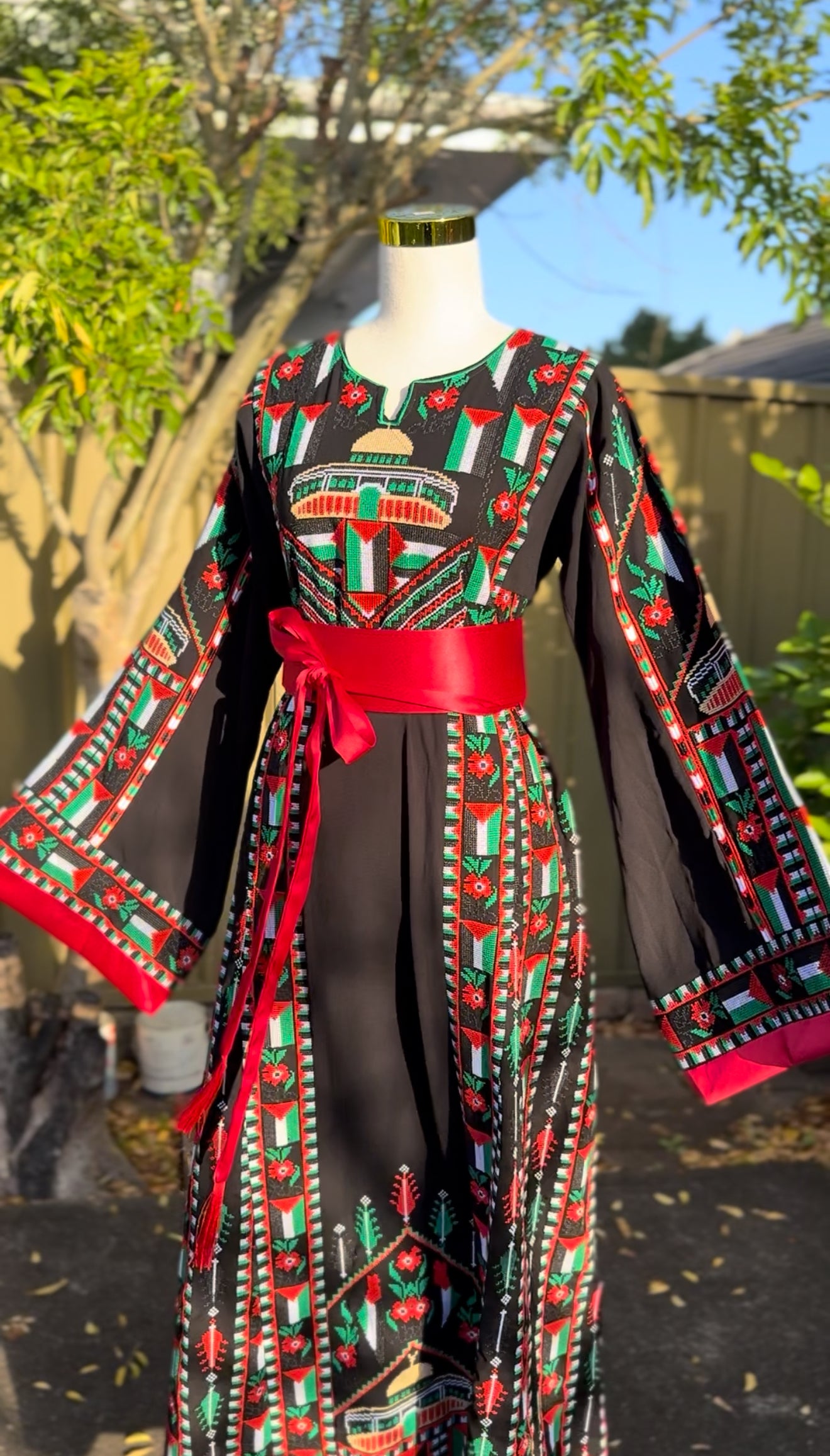 Black Intifada Thobe