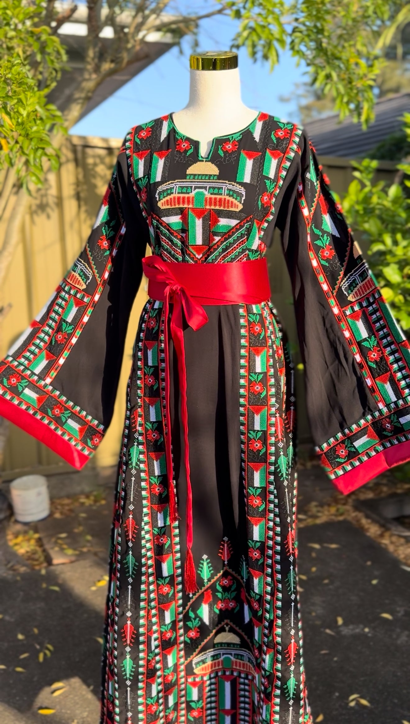 Black Intifada Thobe