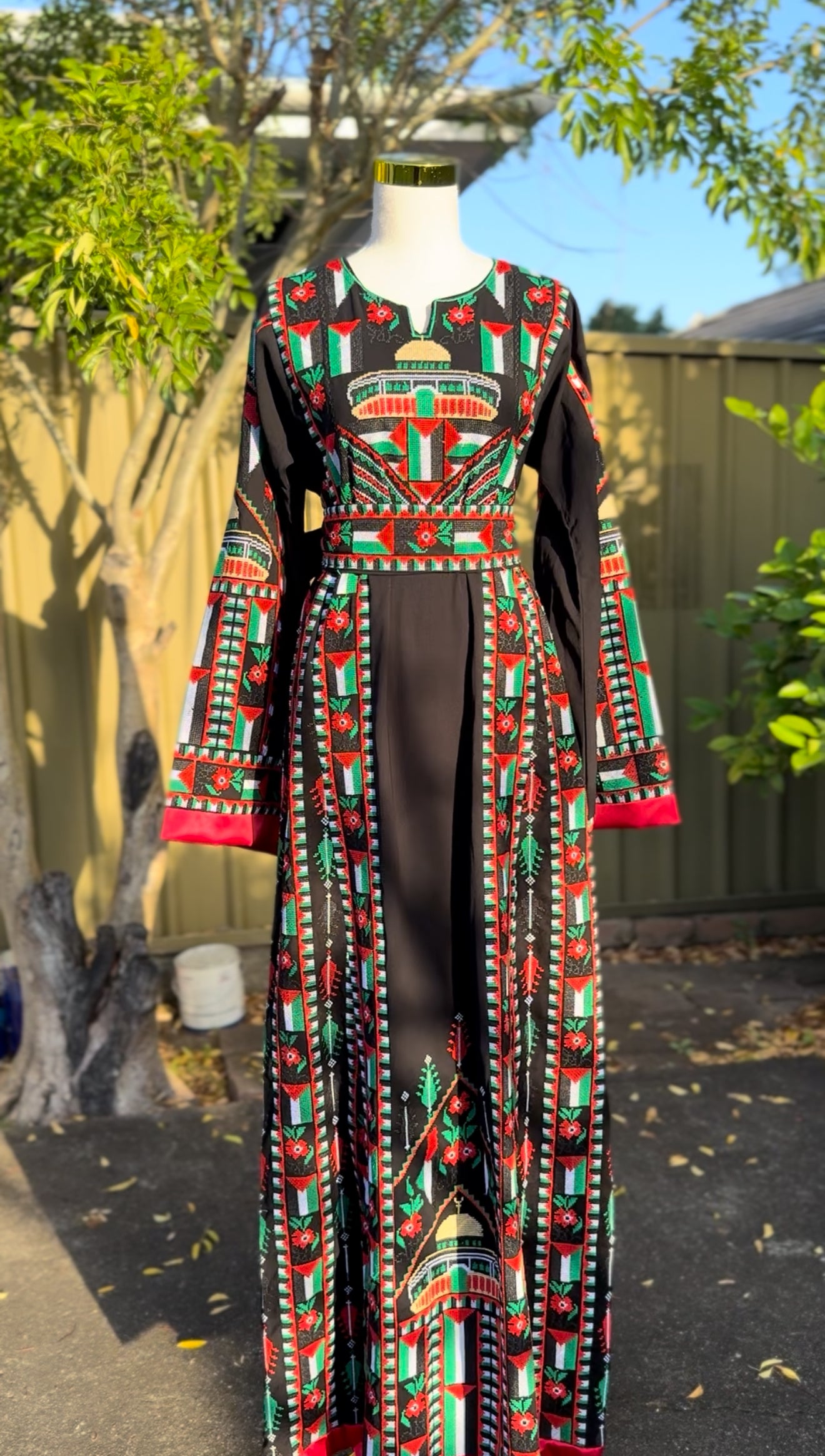 Black Intifada Thobe