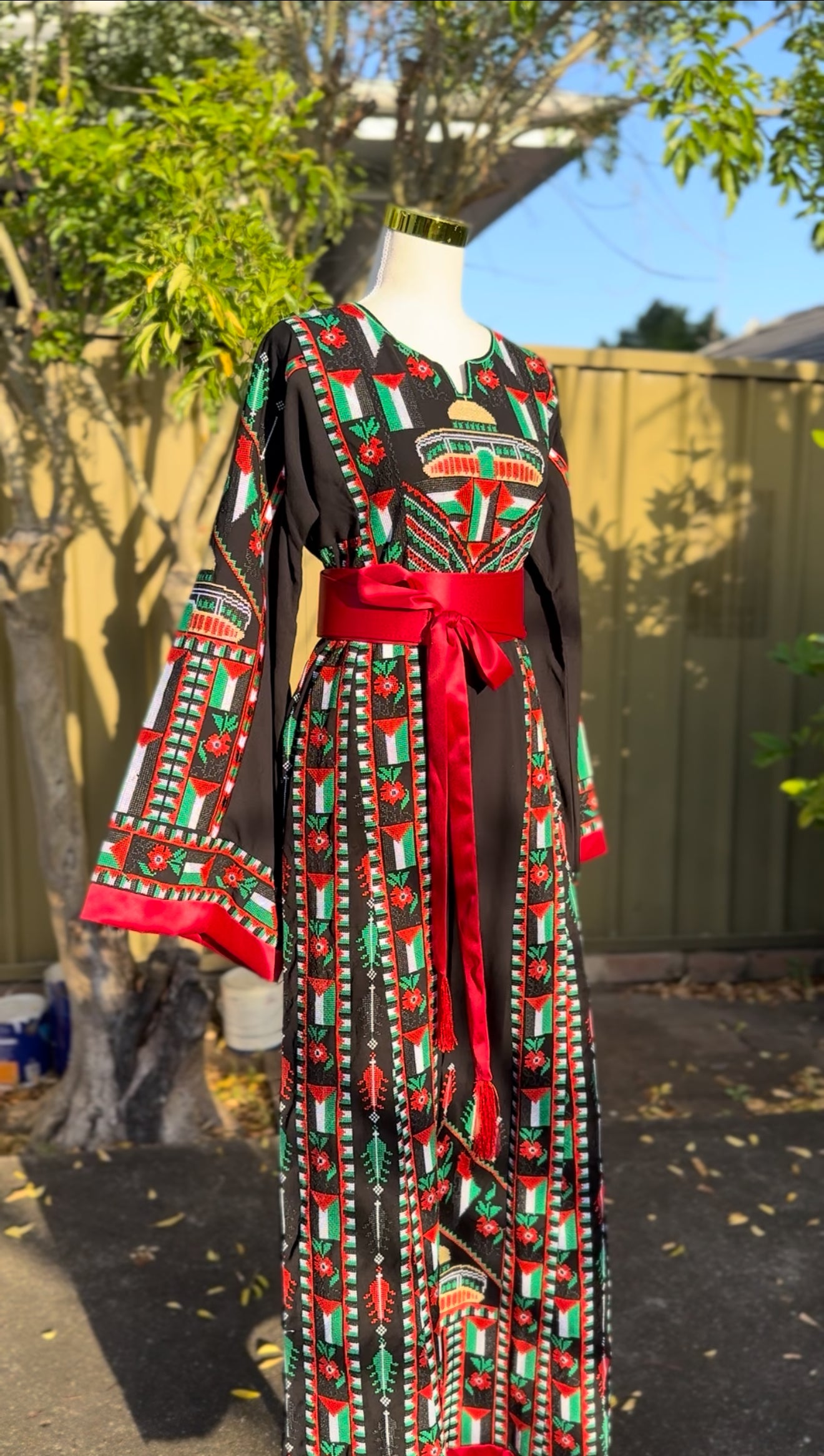 Black Intifada Thobe